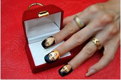 立体的な&ldquo;人面&rdquo;ネイルチップ、指先にリアルな恋人やペットの姿を。