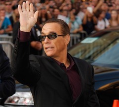 ヴァン・ダムがインタビューにブチ切れ、生中継でTV出演も立ち去る。