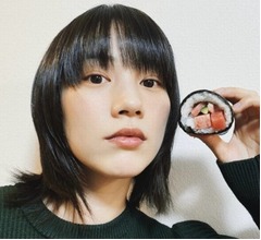 のん「髪を切った。気に入ってる」新しいヘアスタイルを披露