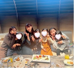 妊娠中の安めぐみ、近藤千尋らと&ldquo;わちゃわちゃ集合ショット&rdquo;