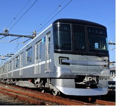 日比谷線の新型車両、Xmas限定で特別運行