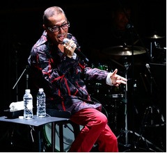 ブラザー・コーンが乳がんから復活「ただいまー！」、観客から「おかえりー！」