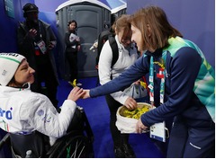 パラ会場で配られたミモザ