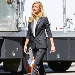 学校からグウィネス叱責される、スクーターで子ども送ることを問題視。