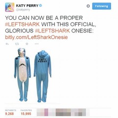 ケイティ・ペリー&ldquo;サメ&rdquo;販売、ステージで好評だった衣装を商品化。
