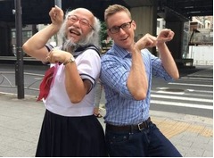 CNNがセーラー服おじさん直撃「ソーシャルメディア通じ一躍スターに」。