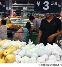 買い物カート乗る大人に非難、中国のスーパーでのモラルが問題に。