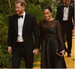 メーガン妃、異母姉から訴えられる