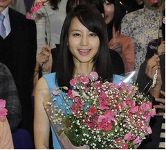 堀北真希が&ldquo;母娘の絆&rdquo;を実感、主演映画「麦子さんと」舞台挨拶。