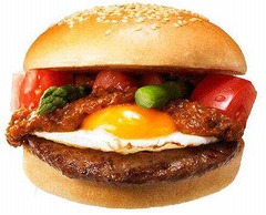 フレッシュネスが夏のバーガー、期間限定で「キーマカレーバーガー」。