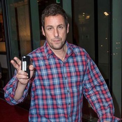 侮辱されたアダム・サンドラー、ソニー・ピクチャーズ重役から&ldquo;バカ&rdquo;。