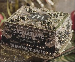 宝石散りばめた&ldquo;マックの箱&rdquo;