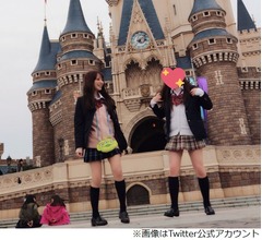 桃乃木かなの&ldquo;制服ディズニー&rdquo;に大絶賛