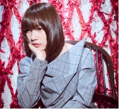 のん、&ldquo;まるでアート作品&rdquo;近影ショットに反響