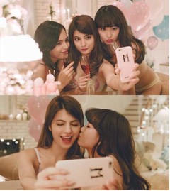 マギーやこじはるが大はしゃぎ、ランジェリー姿でガールズパーティー。