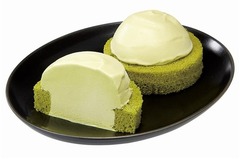ローソン「プレミアムロールケーキアイス」新作は&ldquo;宇治抹茶&rdquo;味。