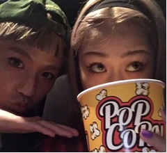 ぺこ＆りゅうちぇる、初映画デートにウキウキ