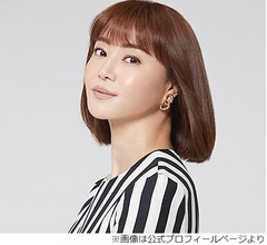 観月ありさ、プールで&ldquo;スケキヨ&rdquo;ポーズ練習していた