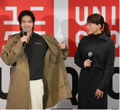 綾瀬はるか＆松下洸平、西日本最大「UNIQLO UMEDA」に広さに圧倒されビックリ