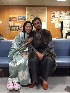 草刈正雄と木村佳乃&ldquo;父娘&rdquo;ショットに反響「素敵な笑顔」「美男美女」。