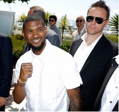 アッシャーがオバマ米大統領とダンスバトル