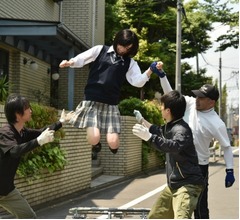 永野芽郁、窪田正孝に&ldquo;とび蹴り&rdquo;