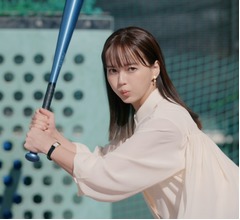 多部未華子がバッティングセンターでカッキーン！ &ldquo;パワフルなフルスイング&rdquo;にどよめきも