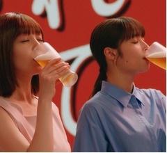 広瀬アリス＆トリンドル玲奈、共演した「本麒麟」CMで&ldquo;至福の表情&rdquo;