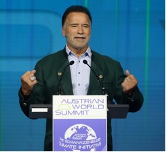 シュワルツェネッガーが警鐘「アメリカの民主主義が崩壊の危機にある」