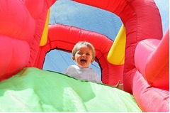 &ldquo;エア遊具&rdquo;でのけがにご注意、米国では46分に1人の割合で発生。