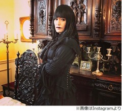 安田顕、まさかの濃厚&ldquo;ゴスロリ&rdquo;に大絶賛