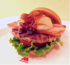 女性目線のモス「とびきりハンバーグサンド」新作