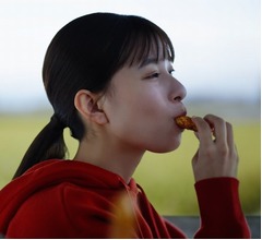 芳根京子「100％全力で生きると決めています」仕事もプライベートも遊びも