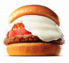 雪のような白い&ldquo;映え&rdquo;ソース「白いモスバーガー」