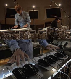 小室哲哉が&ldquo;PCマウス&rdquo;で新曲、クリック音モチーフにライブ演奏。