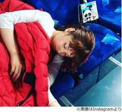 爆睡する平愛梨の寝顔に「かわいすぎ」