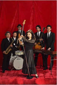 八代亜紀が夏のロックフェスに「こう見えても屋外ライブが大好き」。