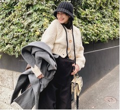 「白ニット大好き」のん、冬コーデ姿に反響