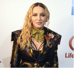 マドンナ、自身の伝記映画製作を非難