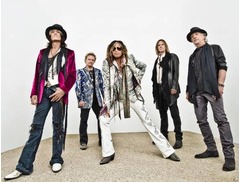 エアロ新作にJ・デップも参戦、サプライズ満載の11年振りアルバム。