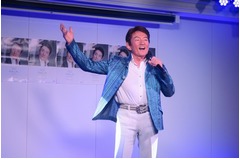 &ldquo;アニソン界の大王&rdquo;ささきいさおが単独初のニコ生、美声にうっとり。