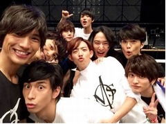 福士蒼汰とイケメン仲間大集合、「MEN ON STYLE」オフショット公開。