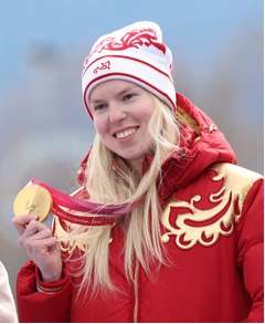 ロシア、金メダル１号