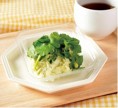 ローソンが「パクチーポテトサラダ」