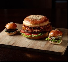 パティ1kgの超特大＆高級バーガー