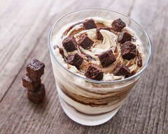 「マックフルーリー」新しい味、カカオの風味豊かな「ガトーショコラ」。