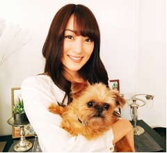 高梨臨&ldquo;ゴブリン&rdquo;抱くほっこりショット