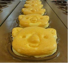 コアラのマーチ&ldquo;顔型&rdquo;今川焼、12個に1個「まゆげコアラ」も出現。