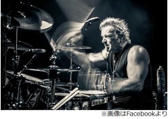 エアロスミスのドラマー手術へ、心臓疾患の合併症のため公演キャンセル。