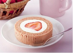 &ldquo;食べたい&rdquo;人気No.1、ローソンが「プレミアムあまおうのロールケーキ」。